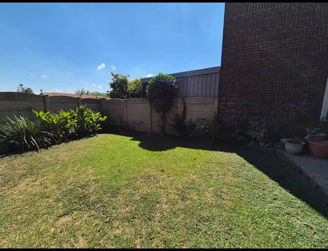 3 BEDROOM TOWNHOUSE FOR SALE IN VANDERBIJLPARK SE 1